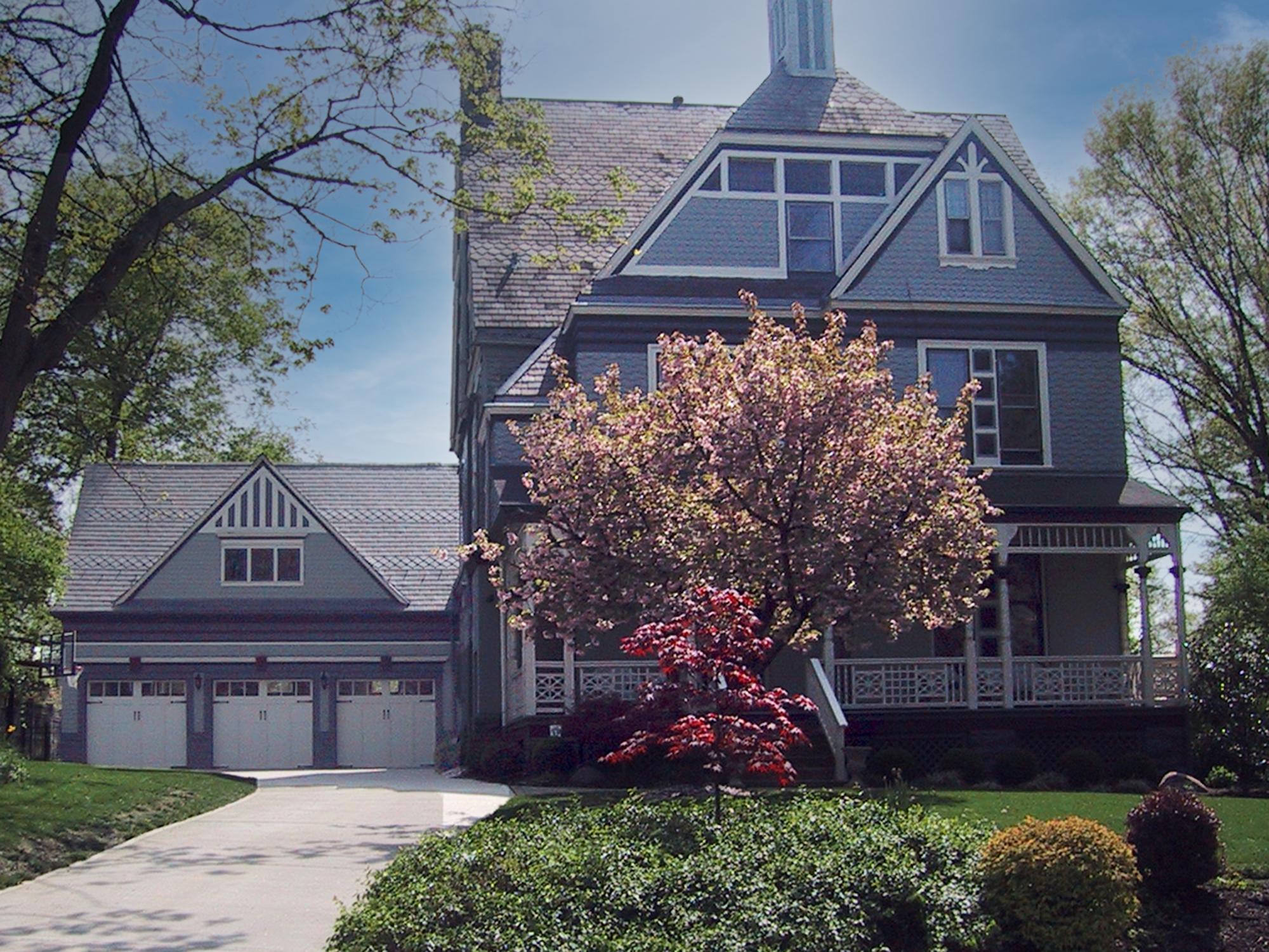 Garage addition in Walnut Hills  